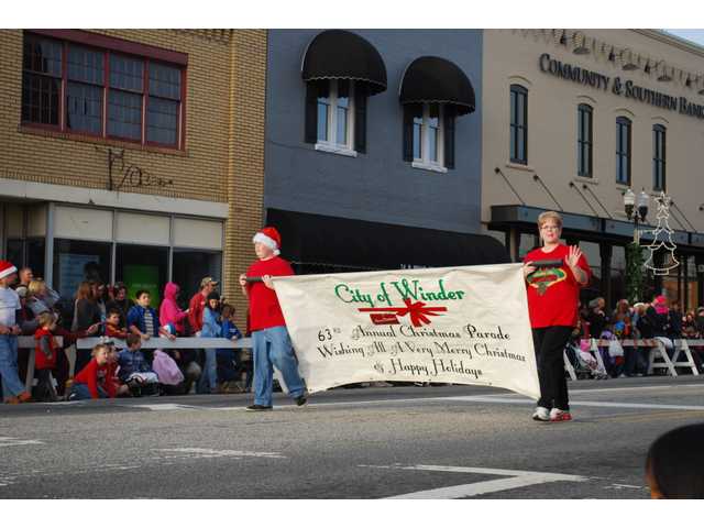 Annual parade brings Barrow out to celebrate holidays Annual parade brings Barrow out to celebrate holidays