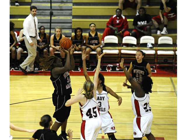 Maske's buzzer-beater lifts Lady Doggs in overtime