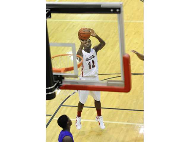 Late rally lifts Monroe Area past Bulldoggs