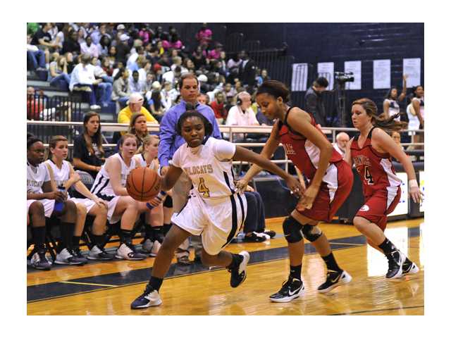 Shelton's big night keeps Lady Cats unbeaten Shelton's big night keeps Lady Cats unbeaten