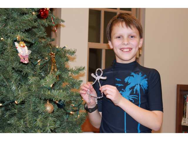 Kid’s Art Club creates handmade Christmas ornaments