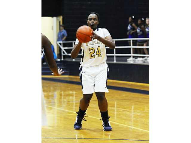 Apalachee's Shelton scores 1,000th career point in win over Monroe Area Apalachee's Shelton scores 1,000th career point in win over Monroe Area