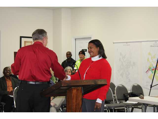 Auburn officials present staff awards at meeting Auburn officials present staff awards at meeting