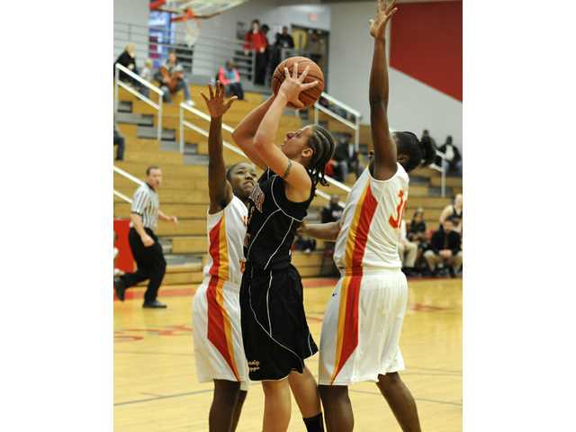 Lady Bulldoggs fall to Clarke Central in season finale