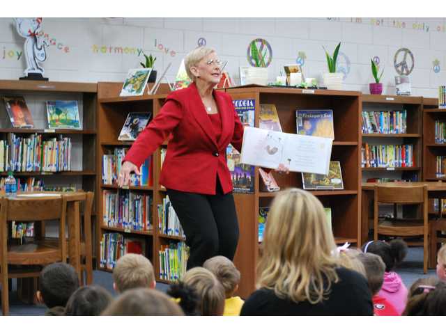 First Lady of Georgia reads to Auburn Elementary First Lady of Georgia reads to Auburn Elementary