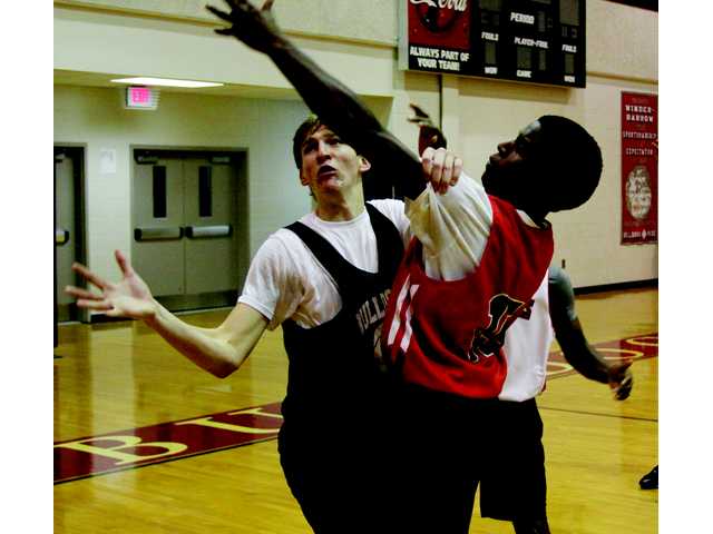 Doggs open hoops season at Tuesday scrimmage Doggs open hoops season at Tuesday scrimmage