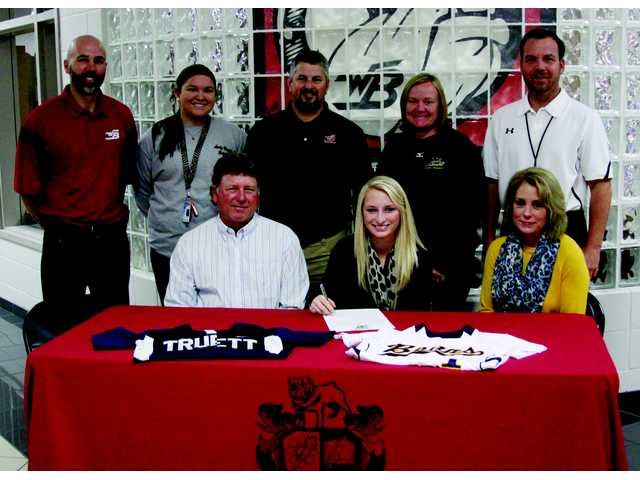 Lady Bulldogg signs dream offer to play college softball Lady Bulldogg signs dream offer to play college softball
