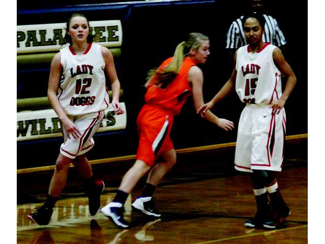 Lady Doggs feel good despite early season struggles Lady Doggs feel good despite early season struggles