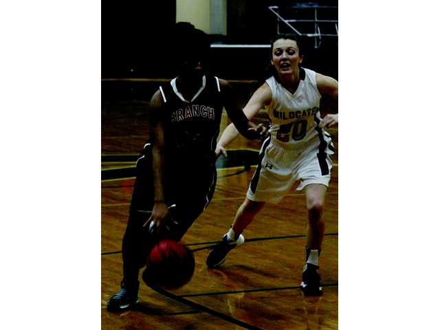 Wildcat girls struggle to compete Wildcat girls struggle to compete