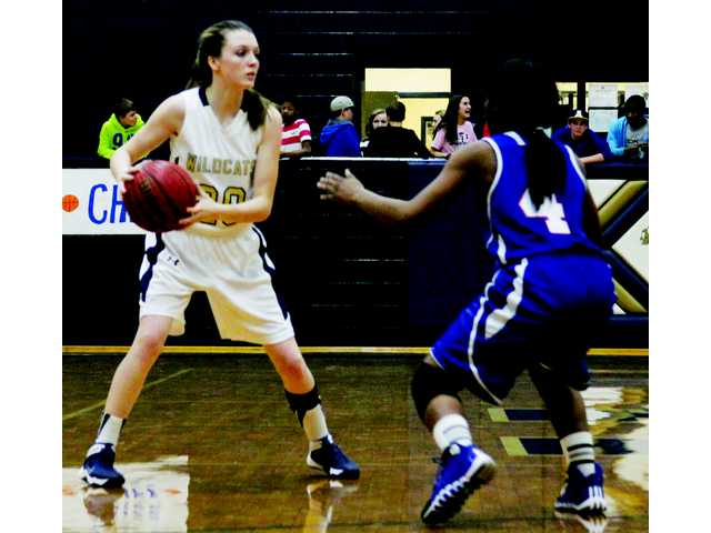 Lady Cats let win slip away in the end Lady Cats let win slip away in the end