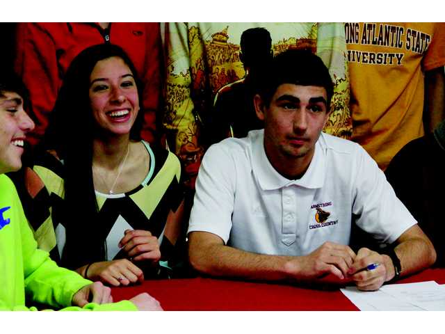 Pair of Doggs get set for college Pair of Doggs get set for college