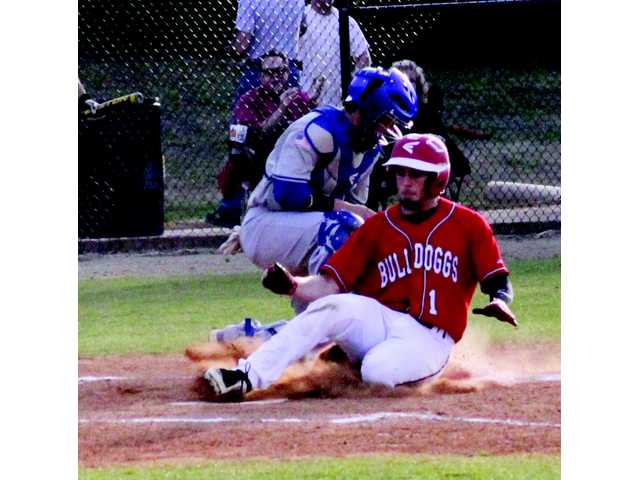Doggs rev up for region in wins Doggs rev up for region in wins