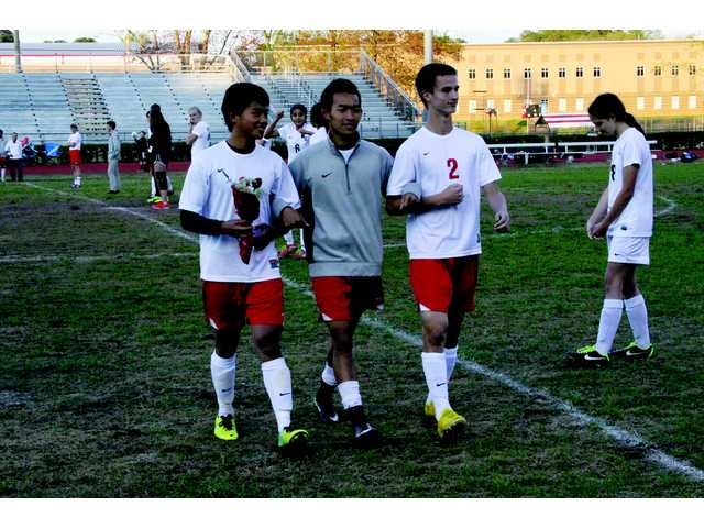 Soccer Doggs honor their seniors in final game of the year Soccer Doggs honor their seniors in final game of the year