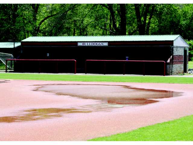 Messy weather and sloppy field conditions halt plans Messy weather and sloppy field conditions halt plans