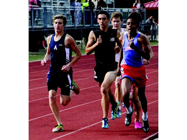 Several Bulldoggs advance in track Several Bulldoggs advance in track