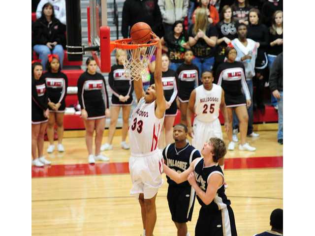 Bulldoggs hold off Wildcats 56-43