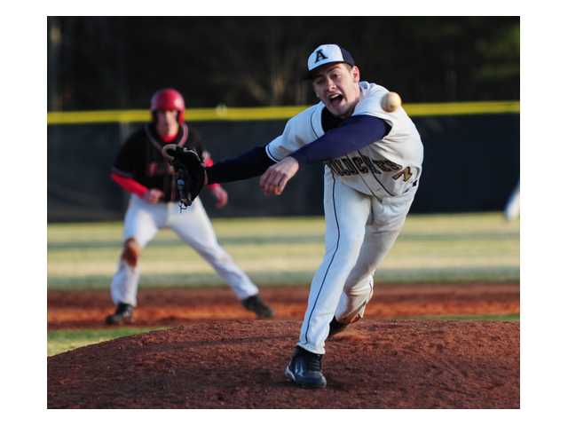 Diamond Cats upset Winder-Barrow 8-6