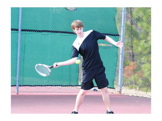 Winder-Barrow boys and girls tennis falls to MCHS