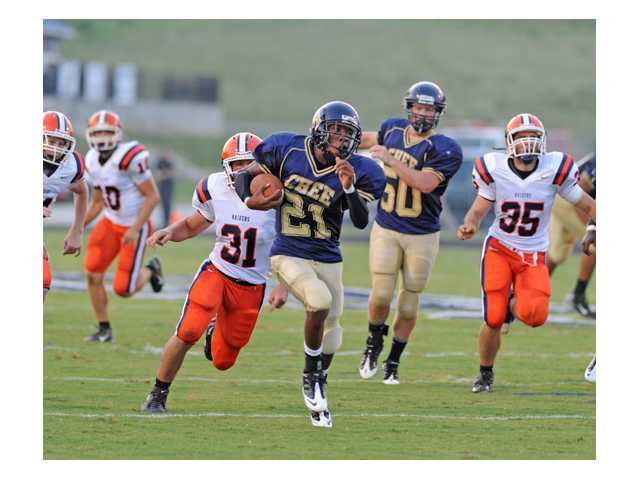 Cats cruise in opener 