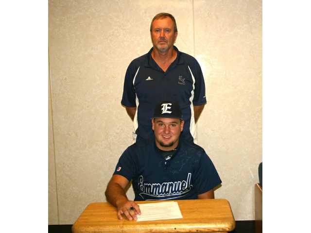 Maddox to pitch in college