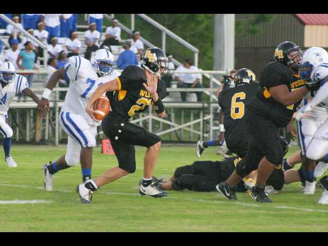 Wildcats hold off Savannah High 28-22