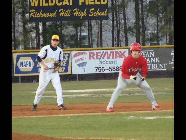 Wildcats edge Redskins, 11-8