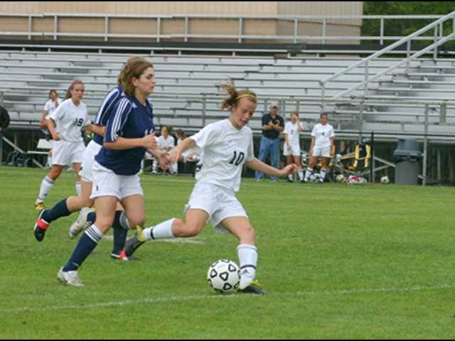 Lady Wildcats advance into playoffs