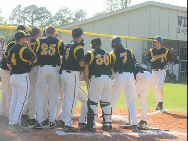 Surging Wildcats win fifth straight