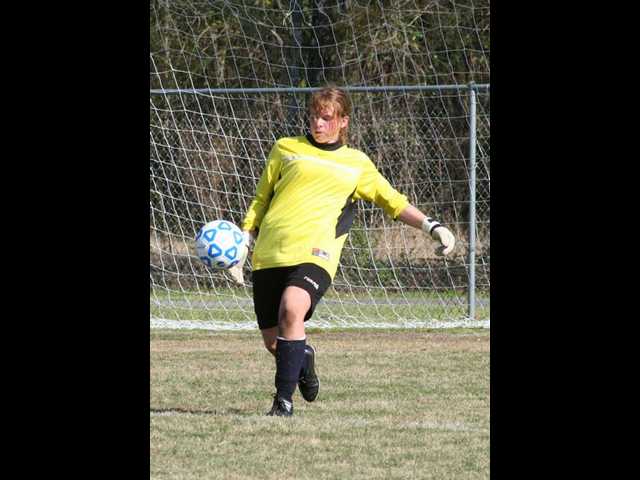 Lady Highlanders lose to Frederica, 10-0