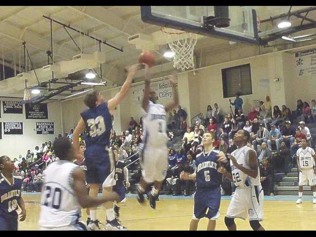 Long County boys team splits victories
