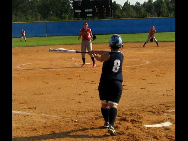 Lady Tide outscore Indians, 4-1