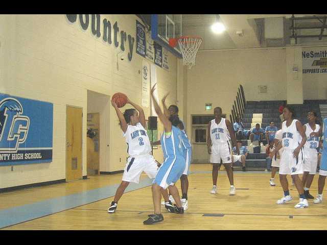 Blue Tide play alumni and scrimmage games