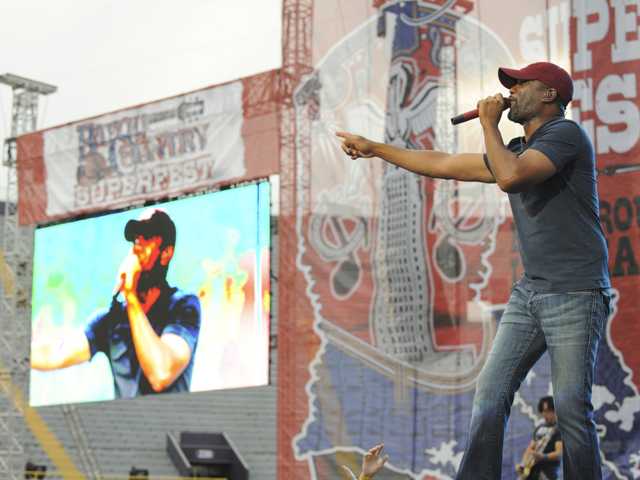 Darius Rucker rides 'Wagon Wheel' to the top of the charts