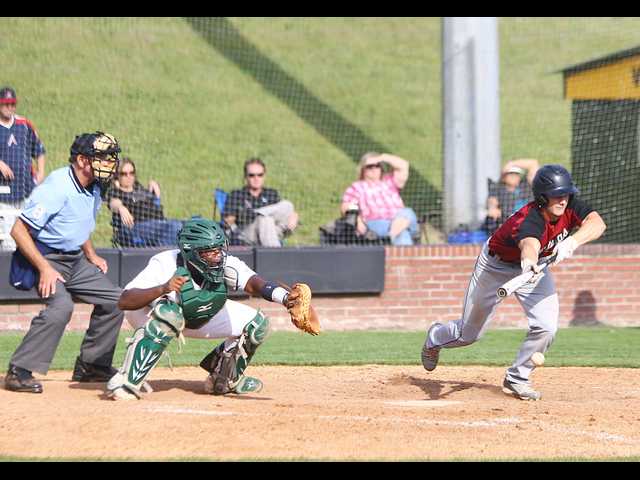 Smith shines in gem as Mustangs get sweep