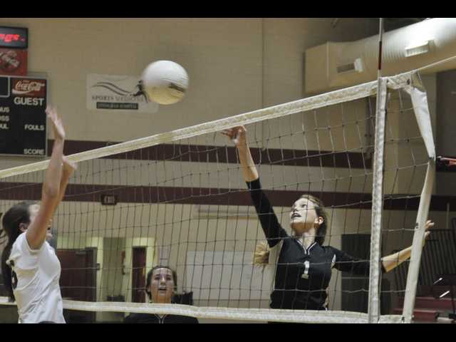 Lady Mustangs rally to earn spot in area tourney