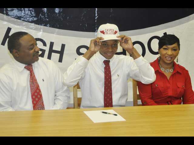 Wright heads west for hoops future