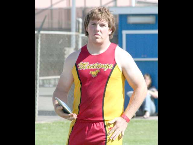 ATHLETE OF THE WEEK - TIM HOUSE