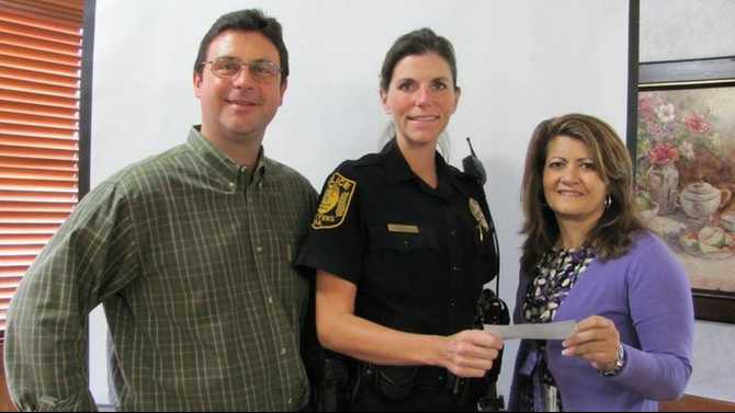 Kiwanis donates to Shop with a Cop