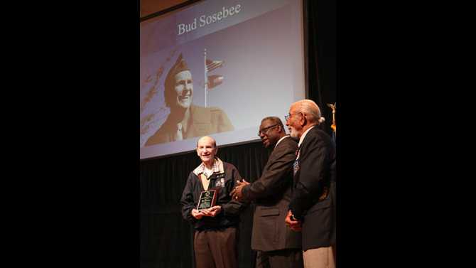 Soesbee, Clack named award winners