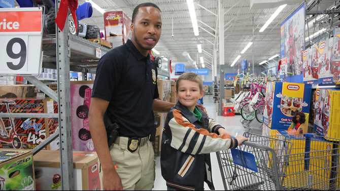 Cops bring holiday joy to children