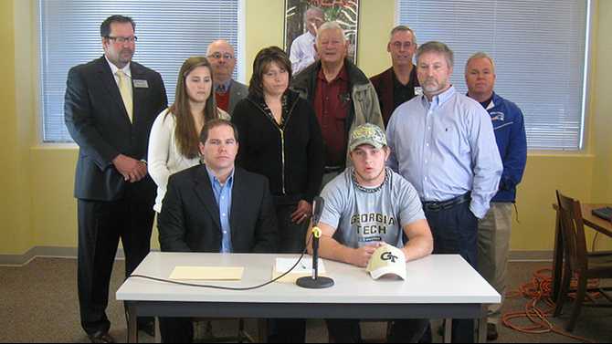 Signing day comes to Rockdale