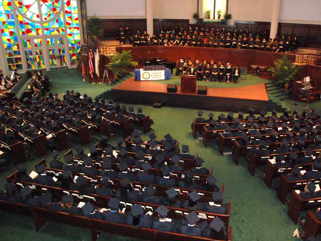 DeKalb Tech graduates 991 students