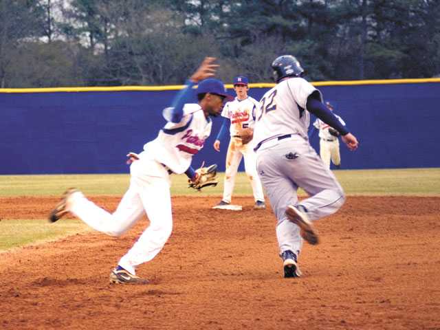 Salem baseball has perfect opening week