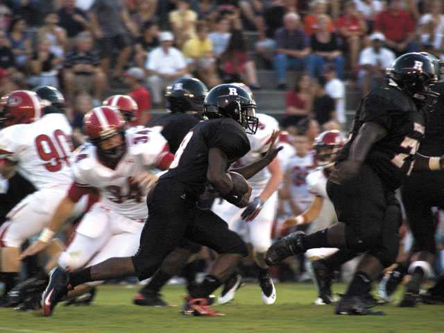 Bulldogs homegame spoiled 21-6 by Devils