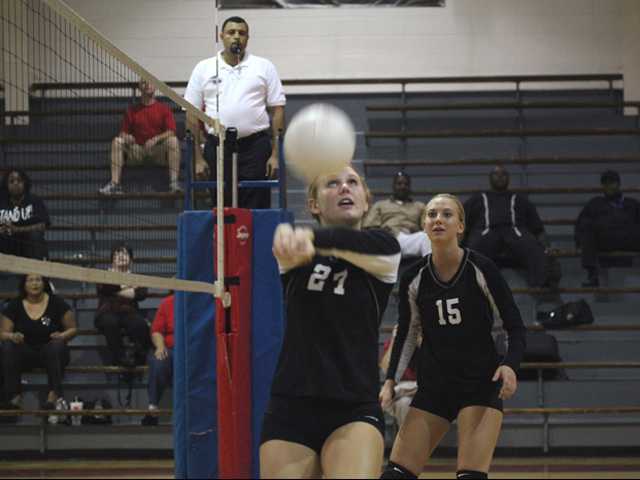 Lady Bulldogs fall after hard fight
