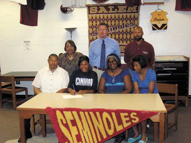 Jaleen Thomas signs with Central Connecticut State