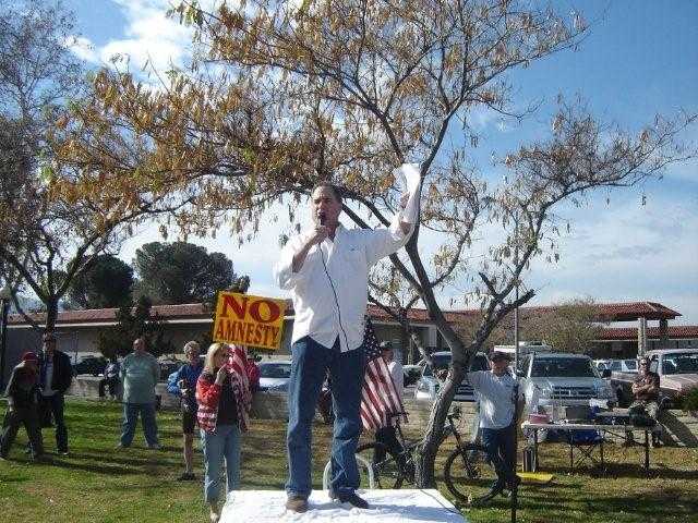 Minutemen rally against amnesty