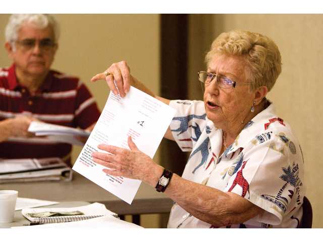With Golden Pens: Seniors participate in writing class