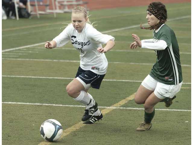 Foothill League Girls Soccer: Cents break out