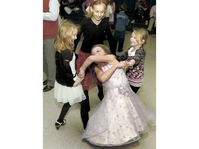 Highlands holds family friendly Cupid’s Ball